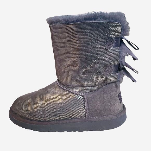 Ugg Bailey Bow Purple Gray Metallic Lizard Suede Sheepskin Ankle Boot 4 US/34EU - Picture 3 of 14